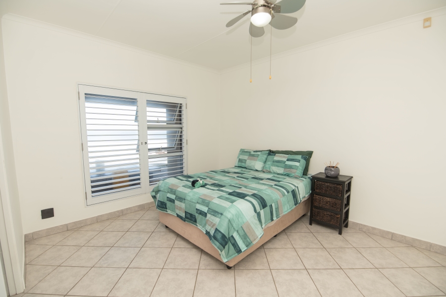 6 Bedroom Property for Sale in Beachview Eastern Cape